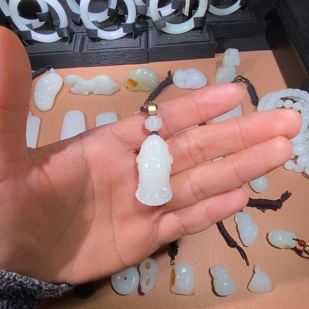 F***d和田玉未镶嵌车挂