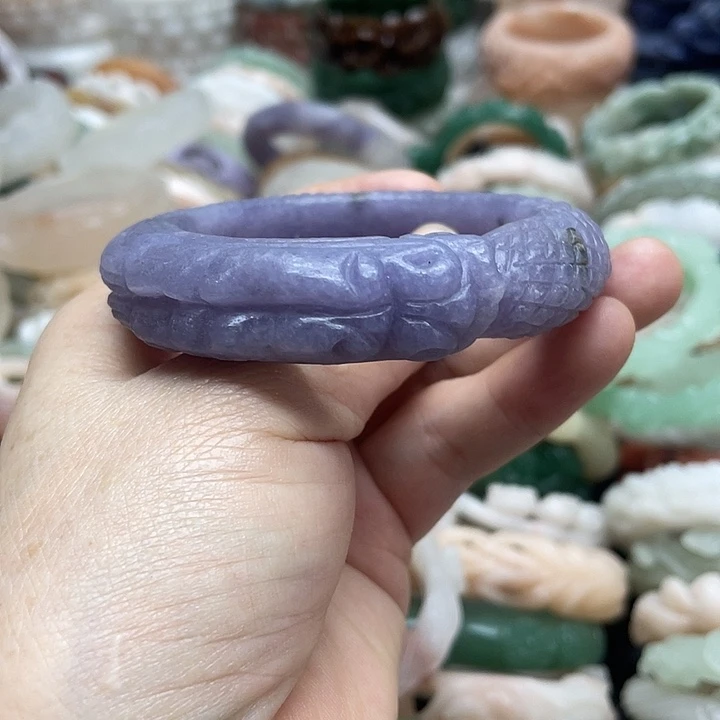 未镶嵌手镯石英岩玉