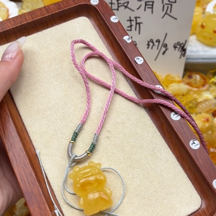 蜜蜡未镶嵌珠宝奇石