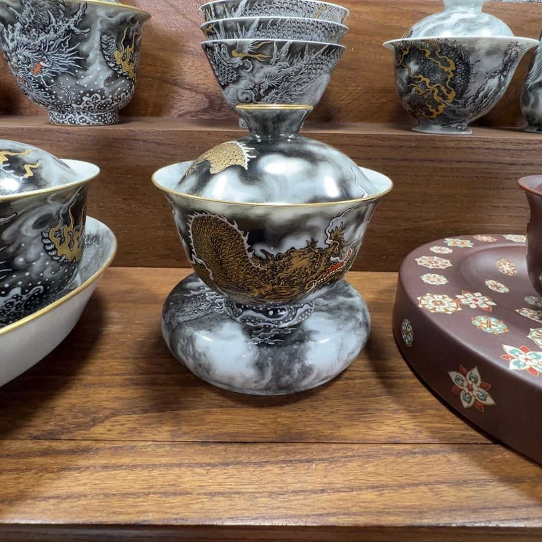 金墨龙粉彩龙盖碗