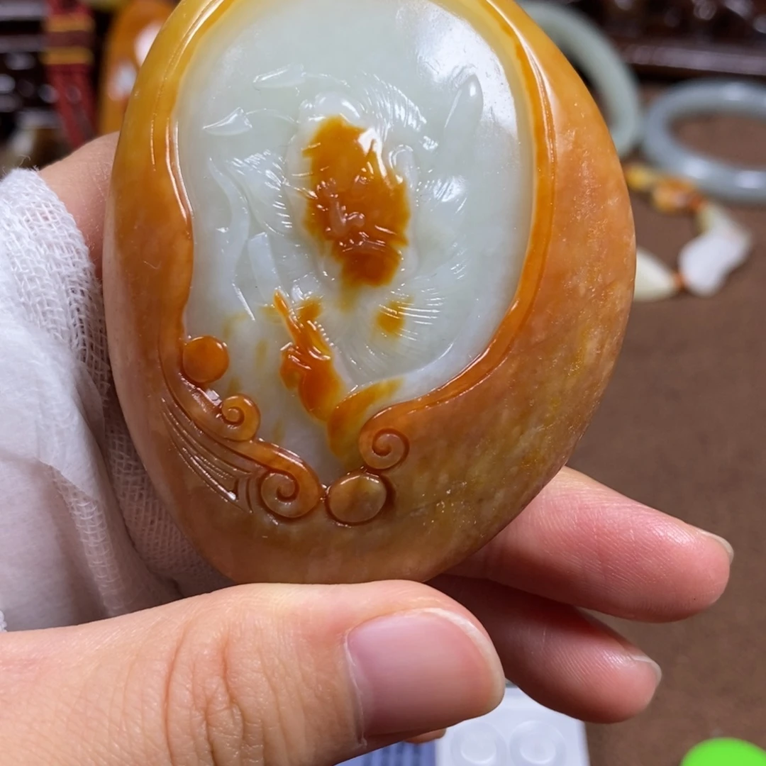 和田玉未镶嵌把件
