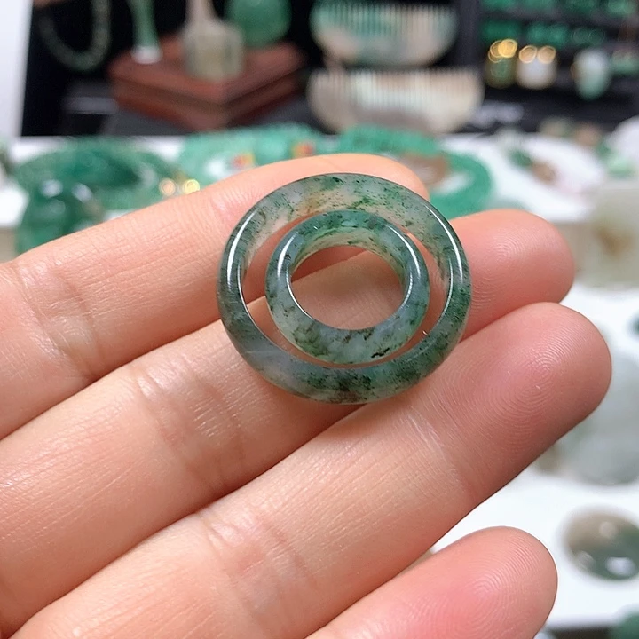 未镶嵌独山玉颈饰