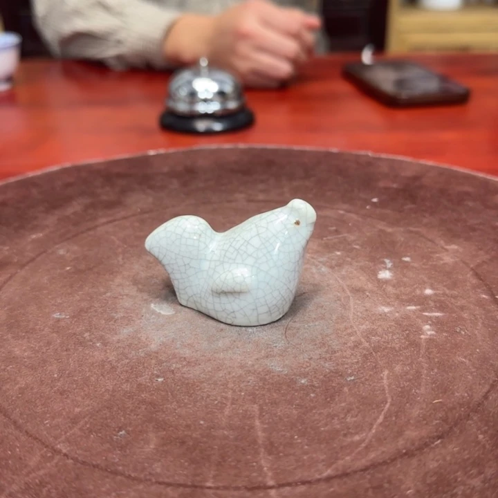 人***择景德镇陶瓷动物雕塑