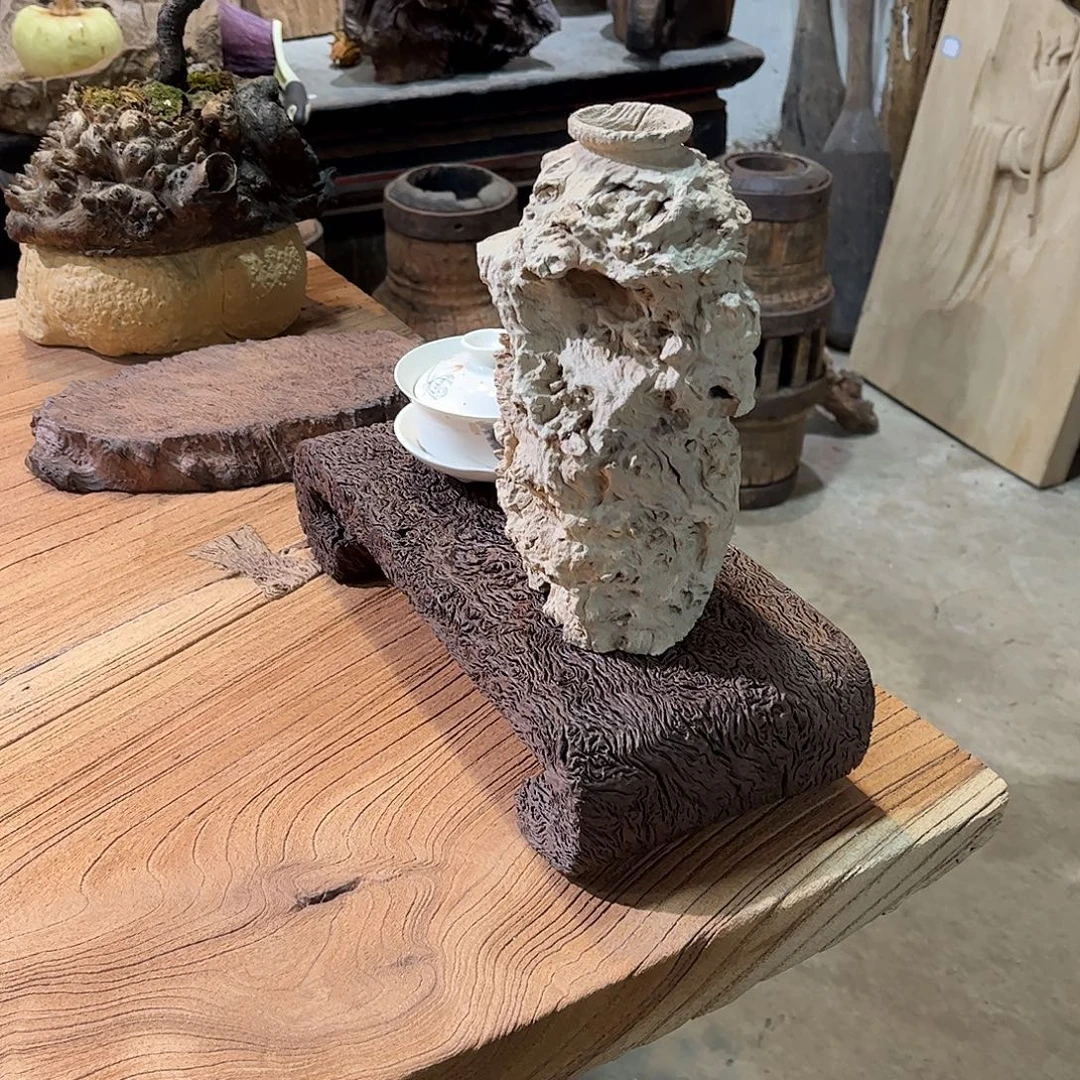 那***開有机玻璃铁栎木花瓶摆件