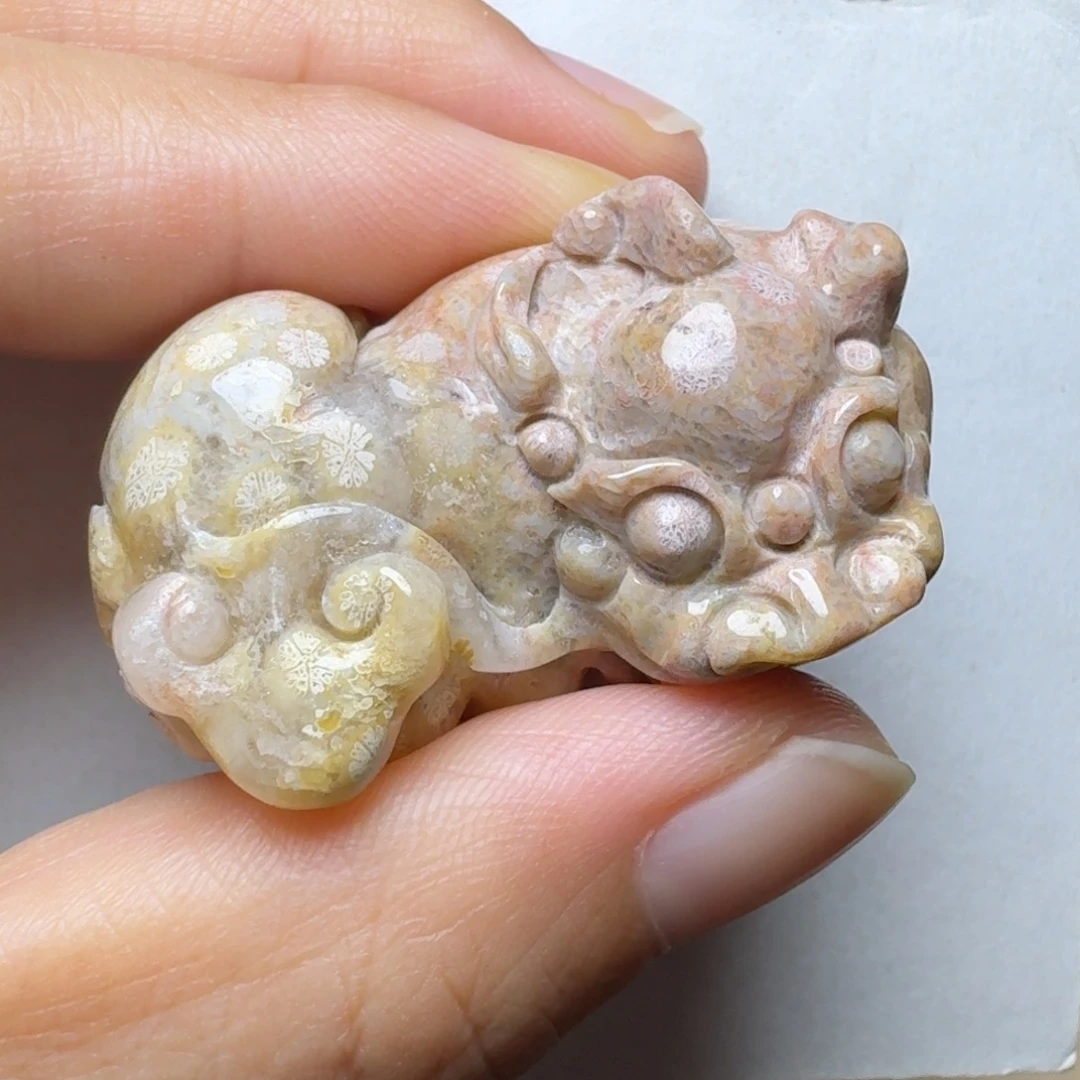 未镶嵌霸王貔貅 管偏财，摆件手把挂件硅化玉