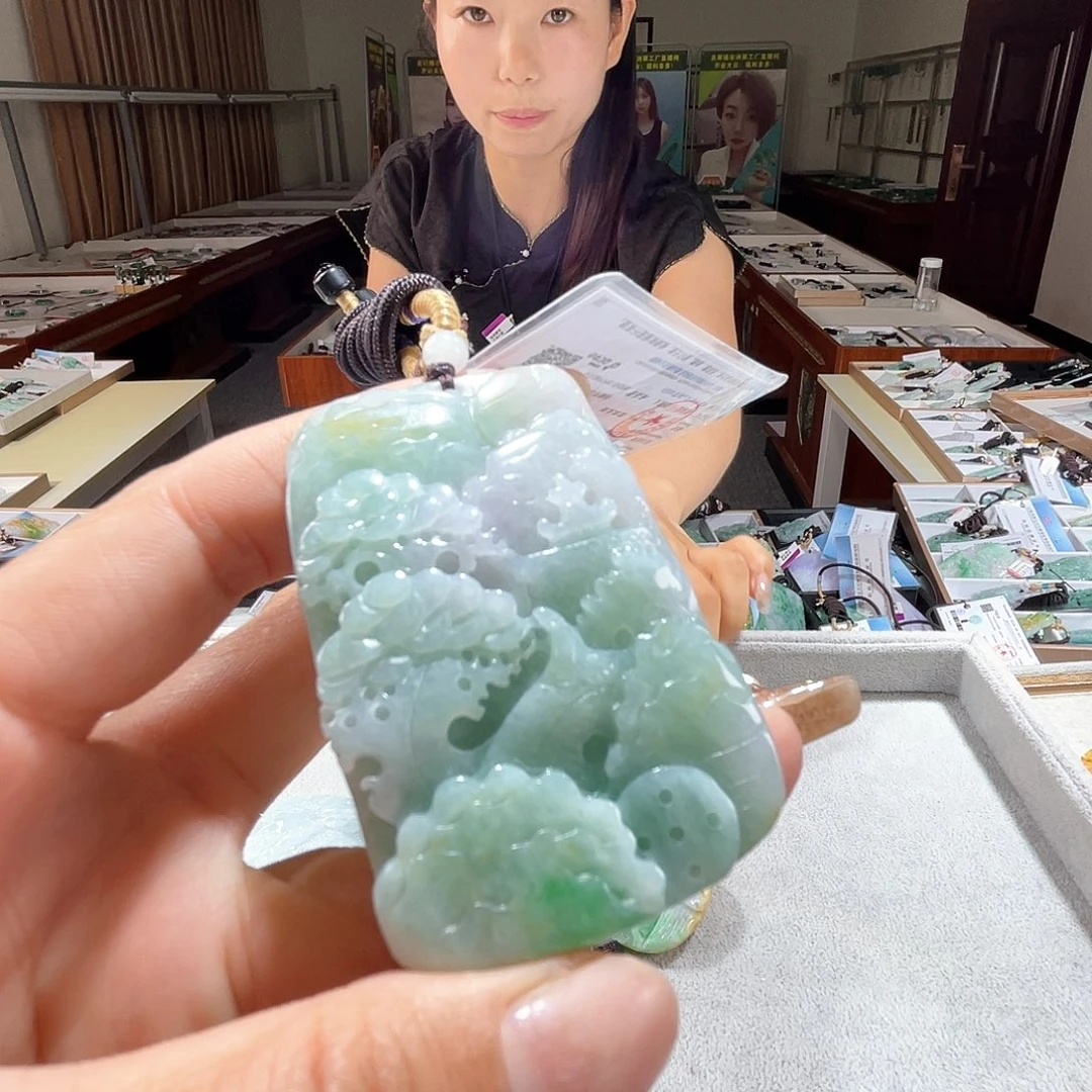 翡翠未镶嵌颈饰一