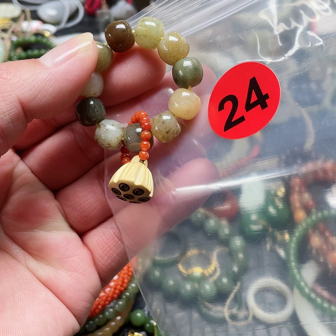 未镶嵌手链和田玉燕*?