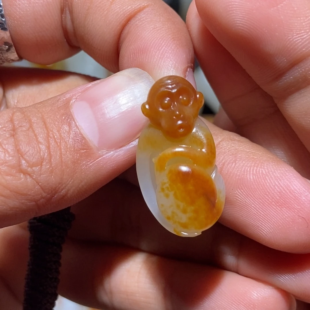 东***南和田玉未镶嵌颈饰