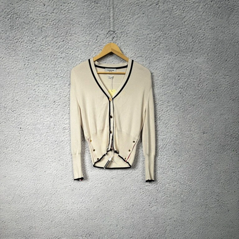 全新未使用 THOMBROWNE 米色船锚金扣彩条针织开衫/40码