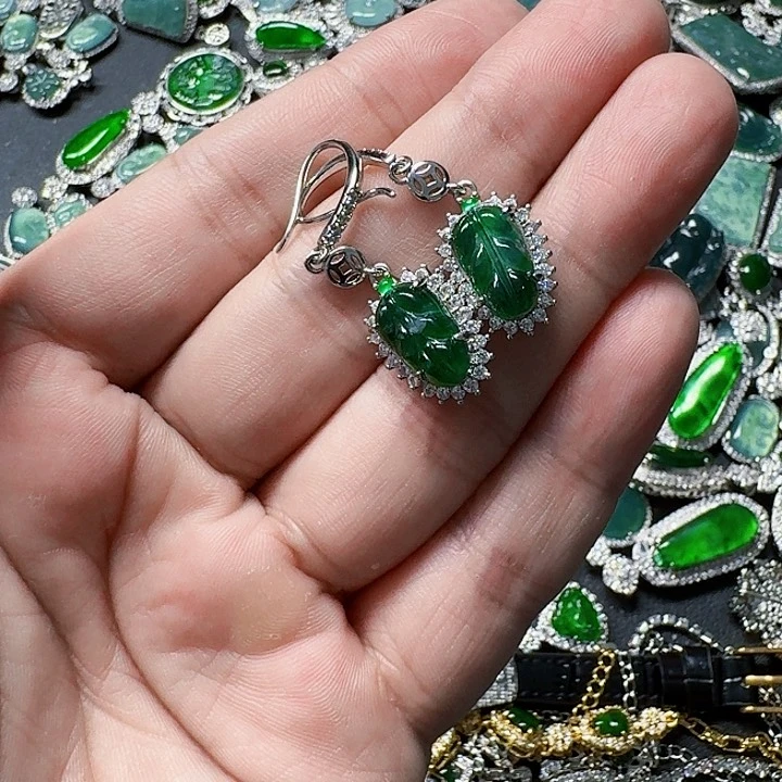 翡翠颈饰未镶嵌天然A货翡翠放漏