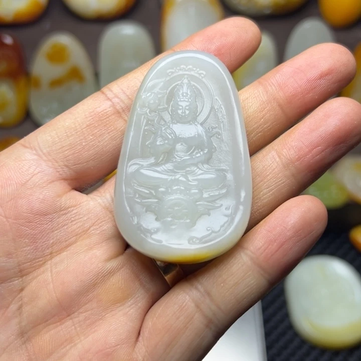 和田玉未镶嵌颈饰