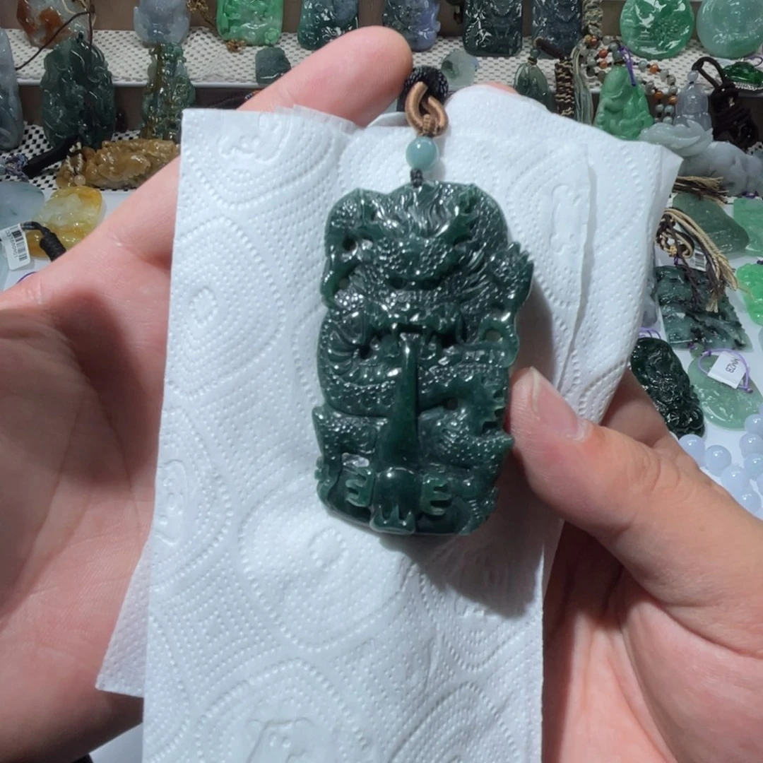 翡翠颈饰未镶嵌天然