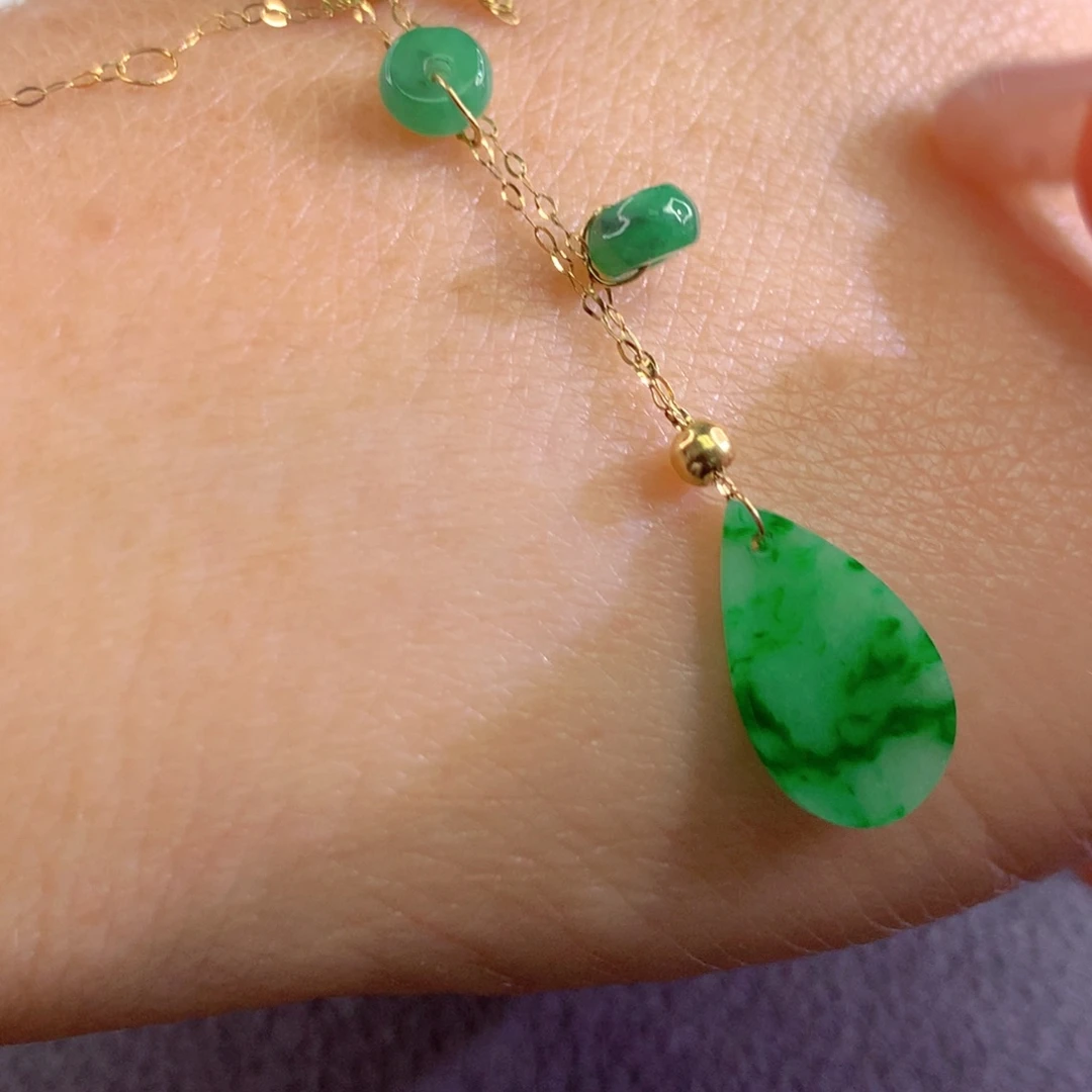 翡翠18K金镶嵌颈饰翡翠