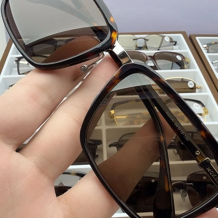 全框款天然水晶石头镜，假一赔十万元