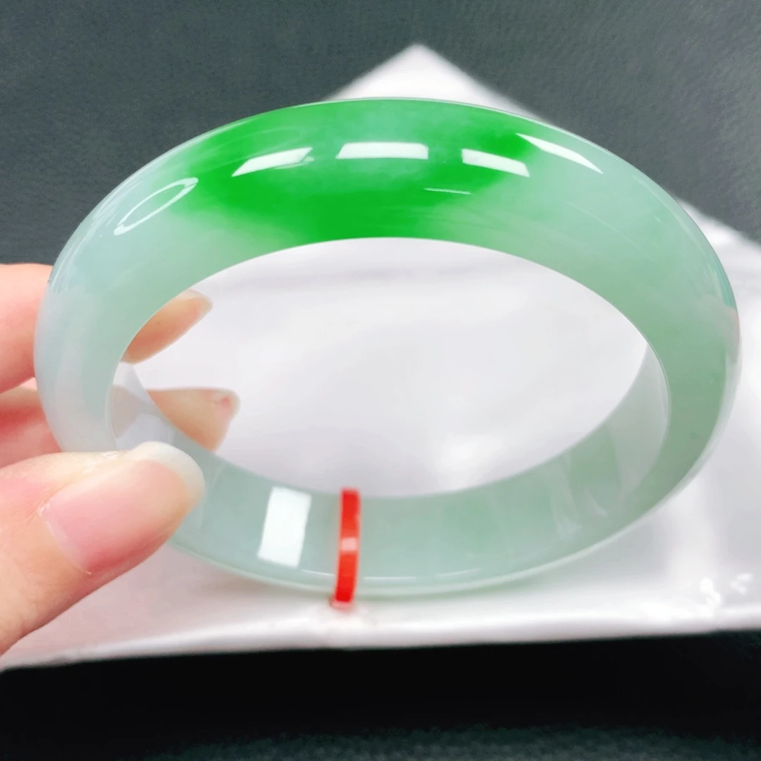 翡翠未镶嵌手镯57圈