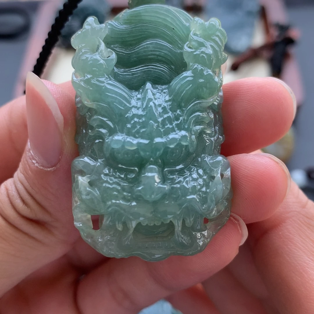 翡翠未镶嵌项链龙