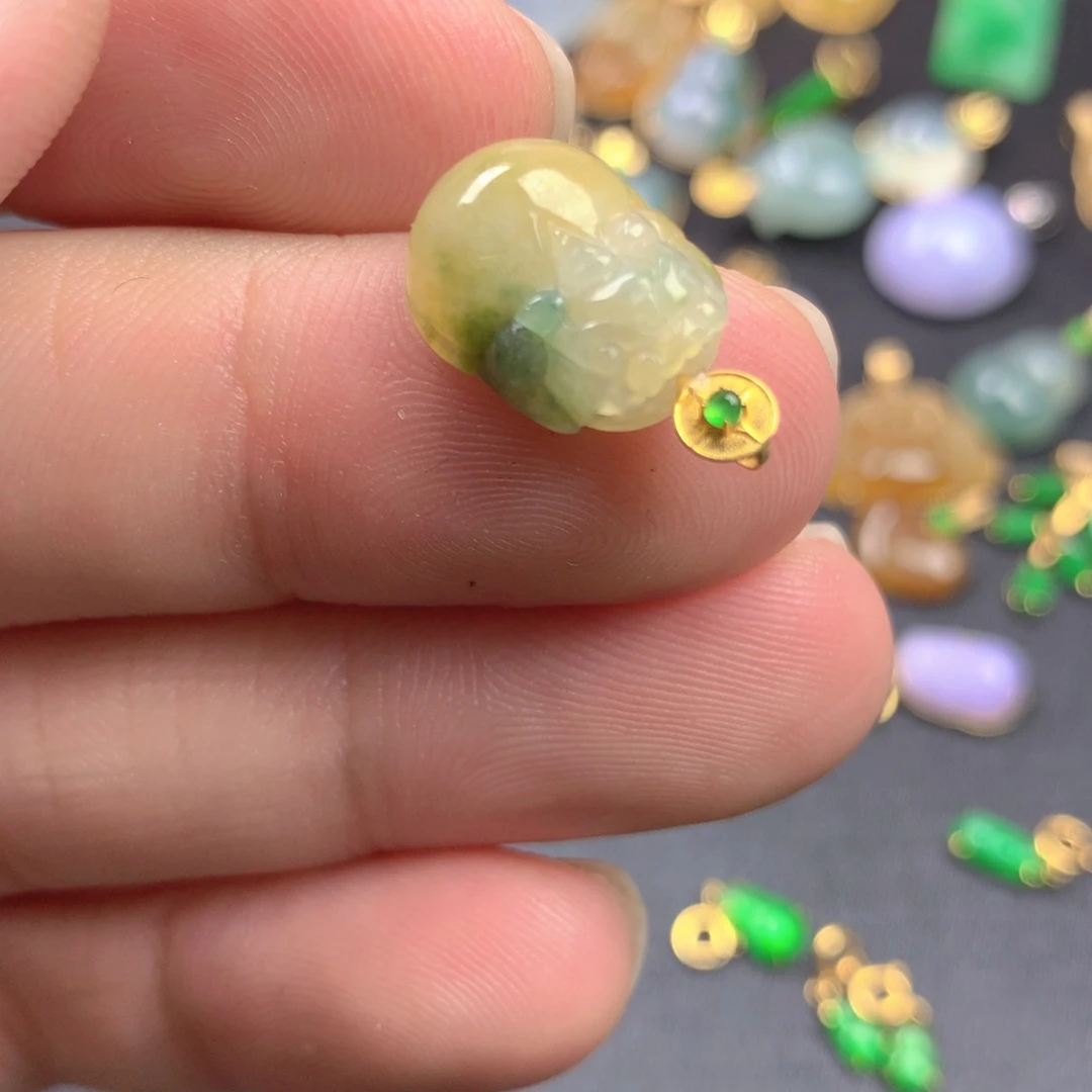 【闪购商品】颈饰18K金镶嵌翡翠翡翠