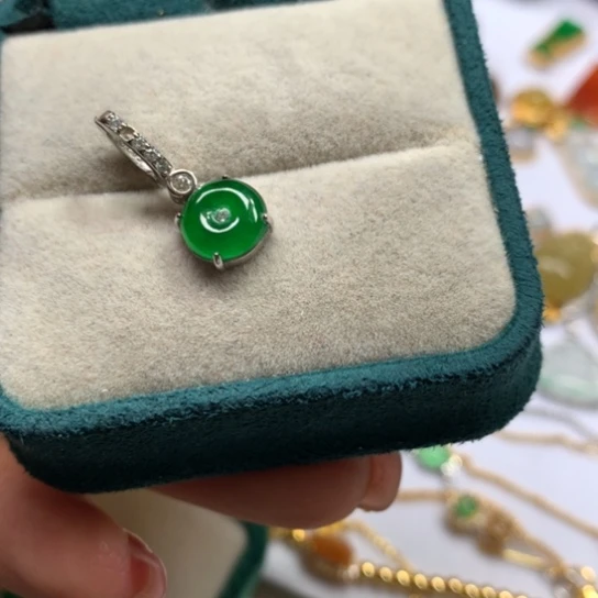 颈饰银S925镶嵌翡翠