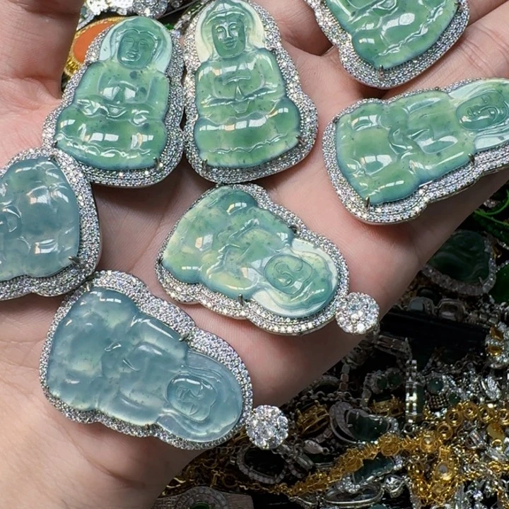 翡翠未镶嵌颈饰水****欣