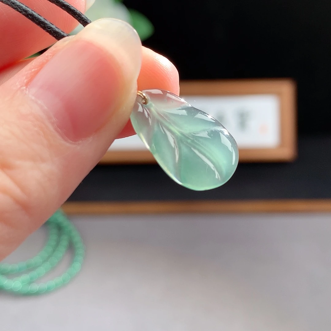 未镶嵌手镯（圆镯）翡翠