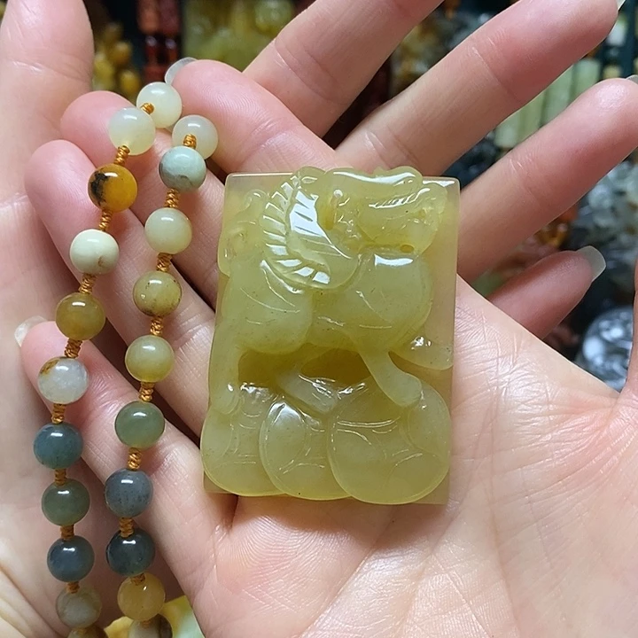 岫玉未镶嵌吊坠(赠链)
