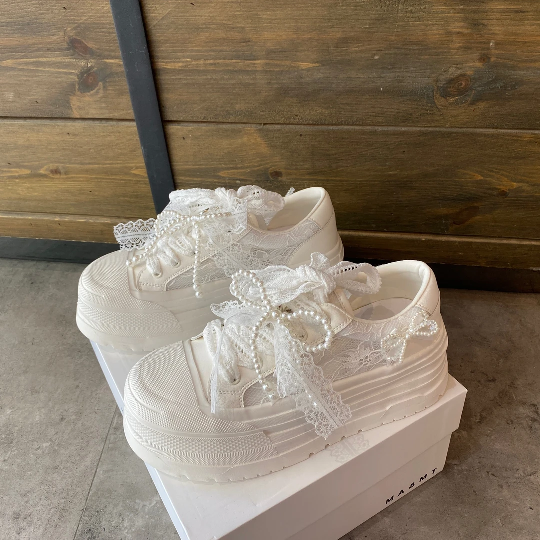 品质蕾丝网纱透气厚底小白鞋女款2025夏季新款蝴蝶结珍珠休闲板鞋