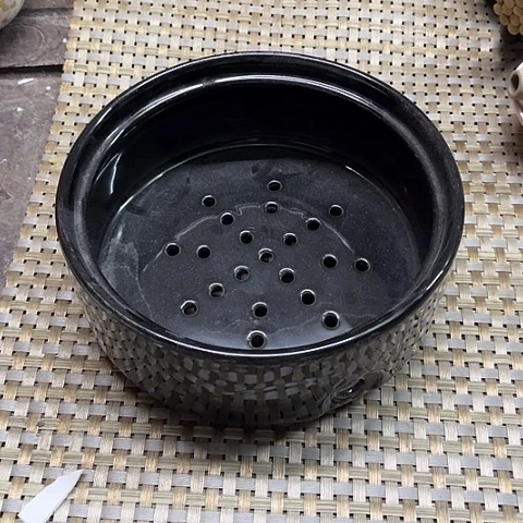 微瑕，不能明火，口径17，高7，黑色蒸屉2个