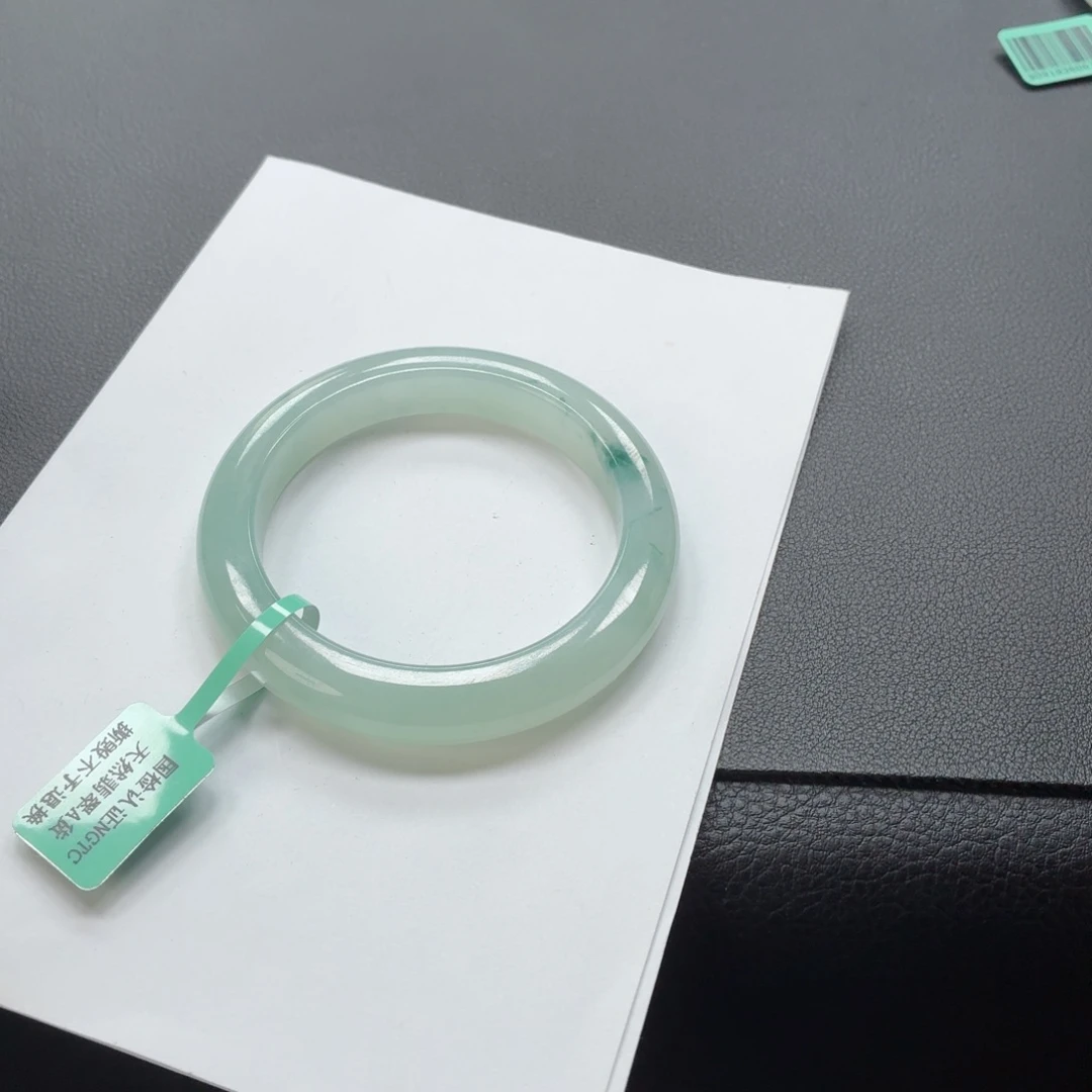 翡翠未镶嵌手镯翡翠