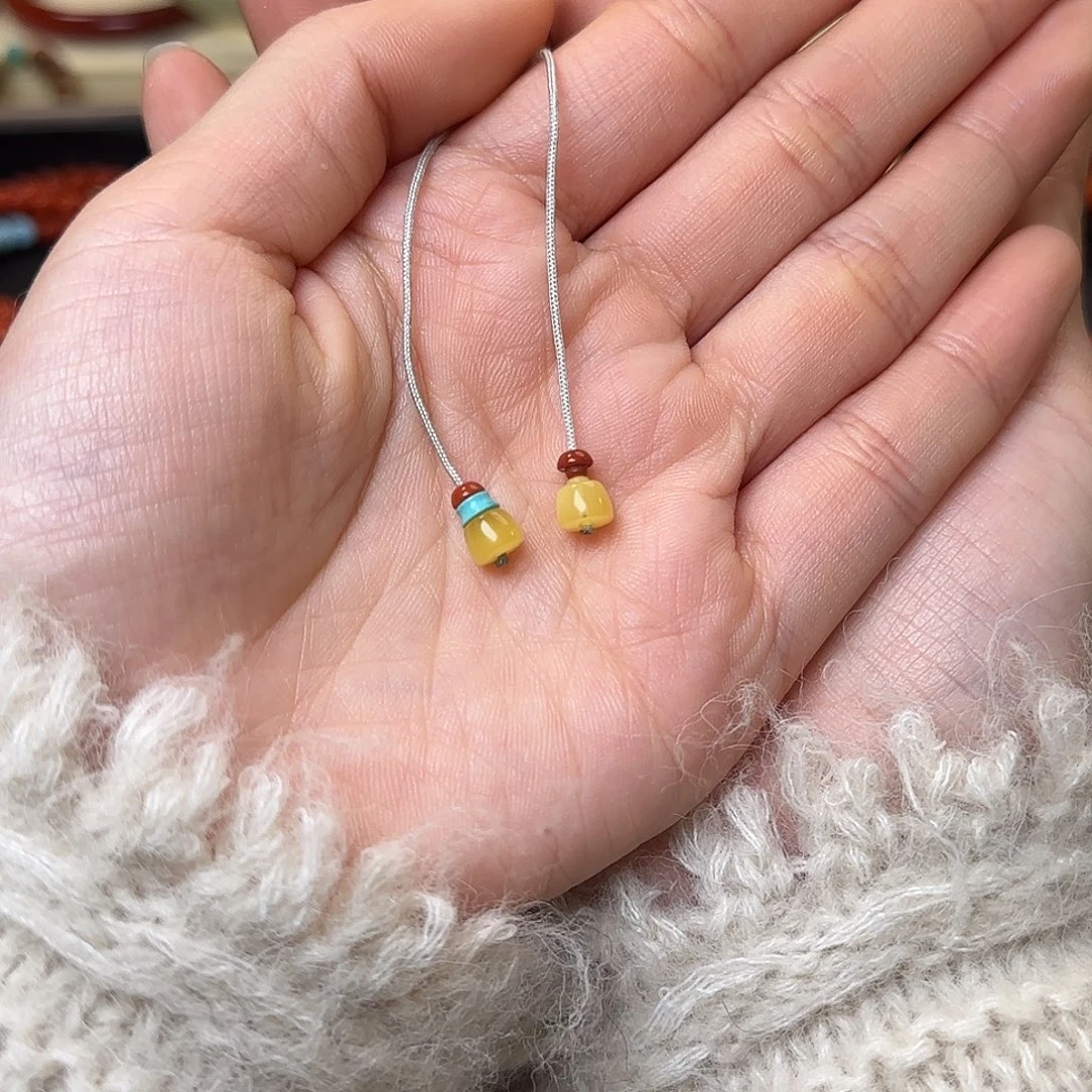 琥珀未镶嵌裸石弟子珠，瑕疵