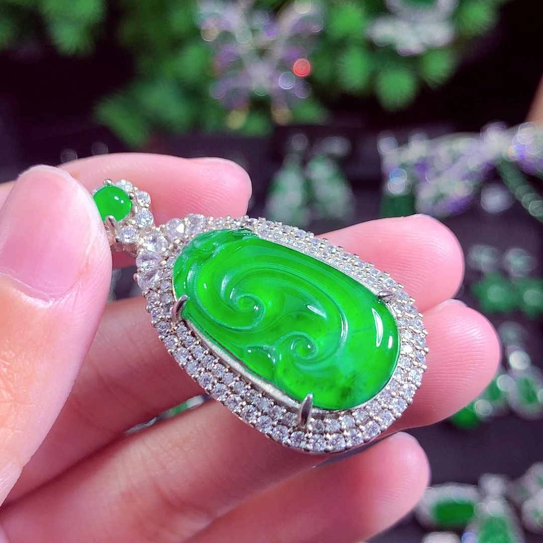 颈饰未镶嵌翡翠天然