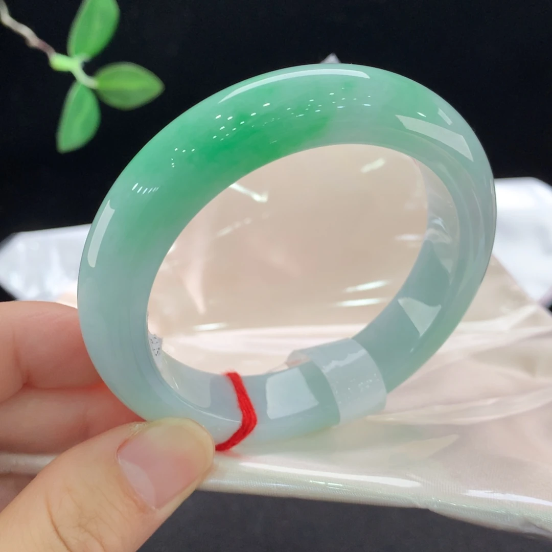 翡翠未镶嵌手镯0193