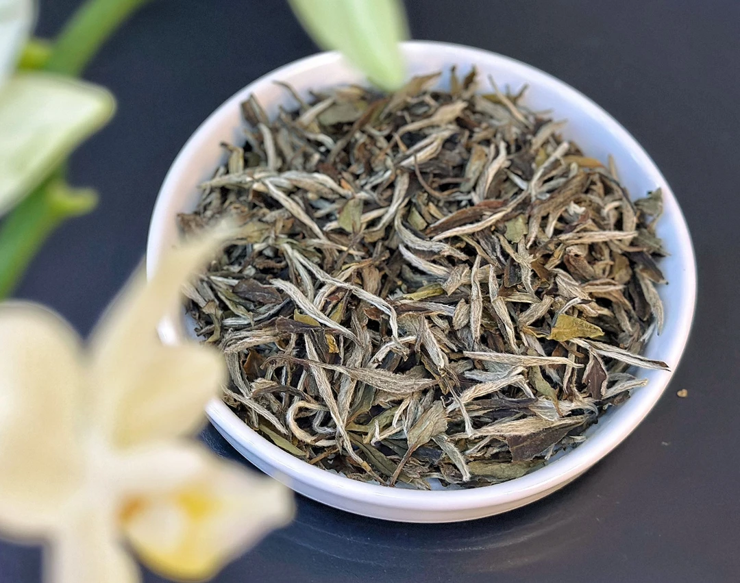 2016年。特级白牡丹毫香蜜韵