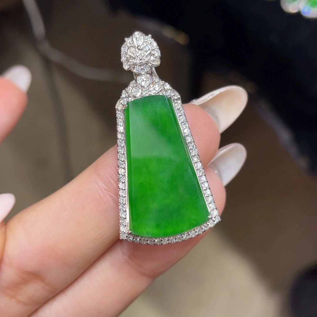 翡翠颈饰18K金镶嵌天然缅甸翡翠a货