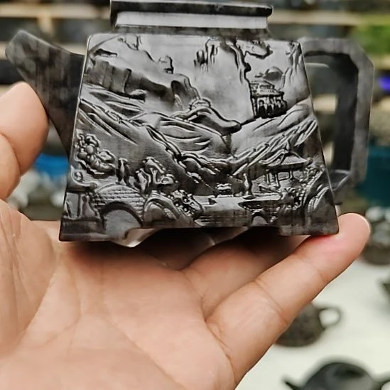 龙***翼米粒玉黑金刚四方山水画260毫升