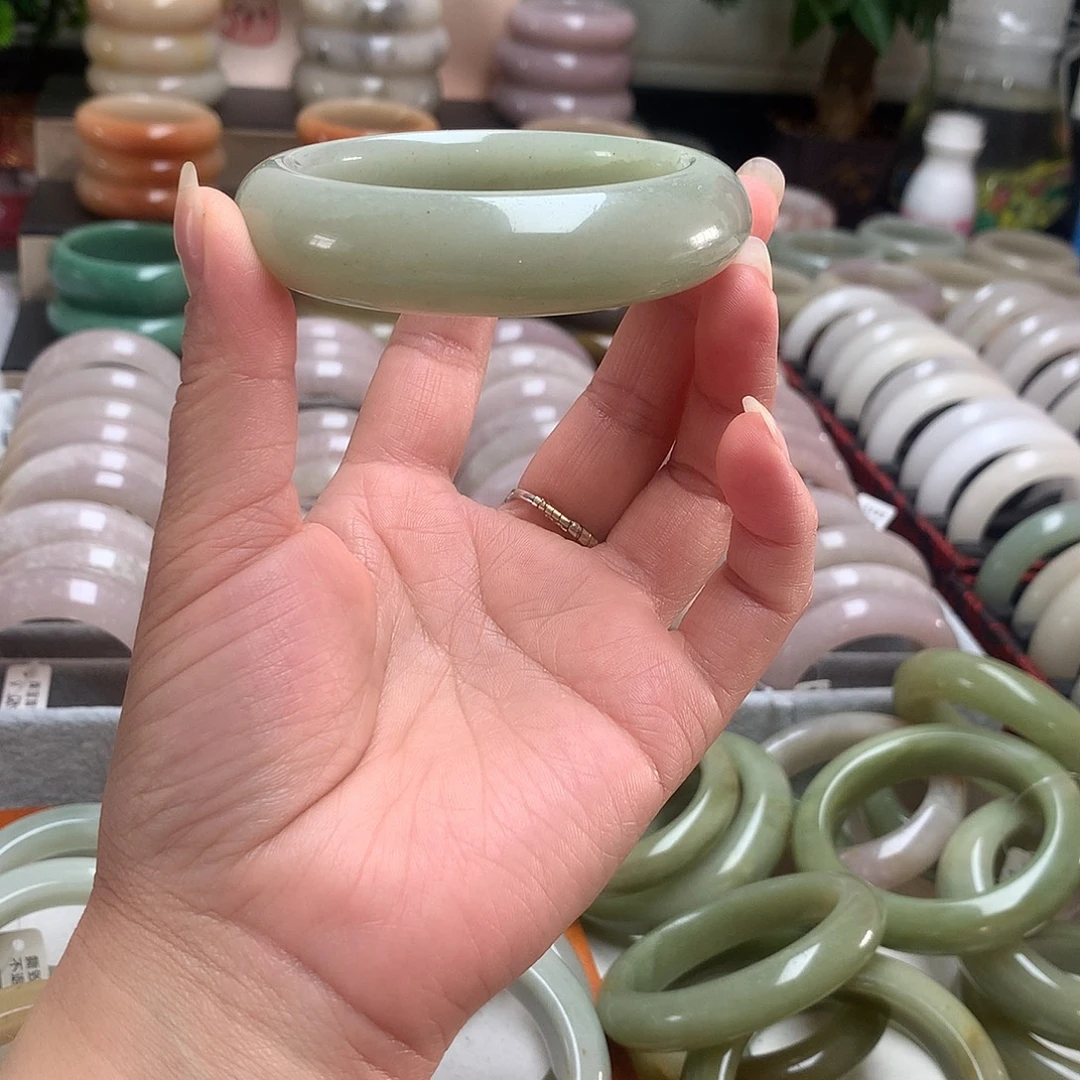 石英质玉未镶嵌手镯