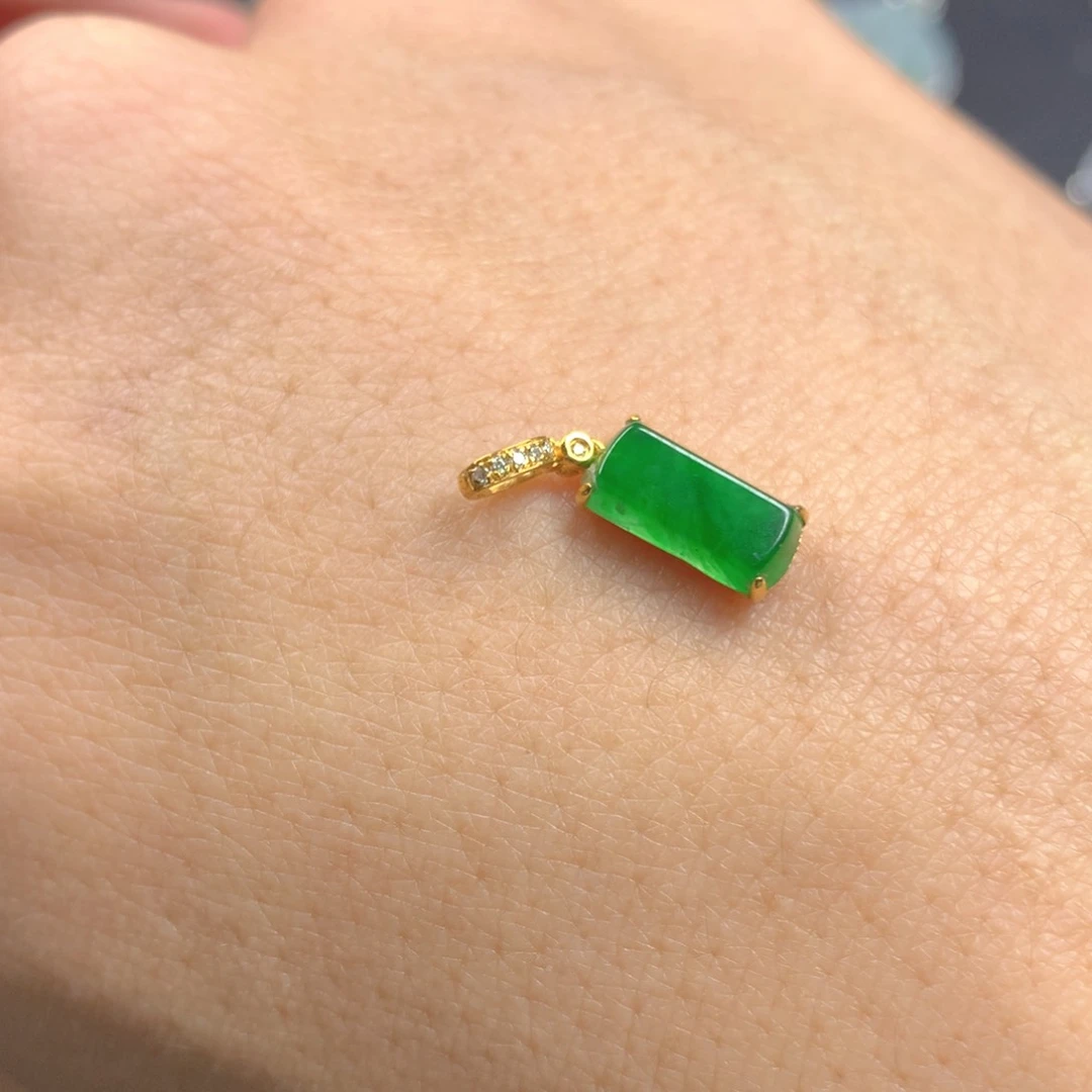 【闪购商品】翡翠颈饰18K金镶嵌翡翠