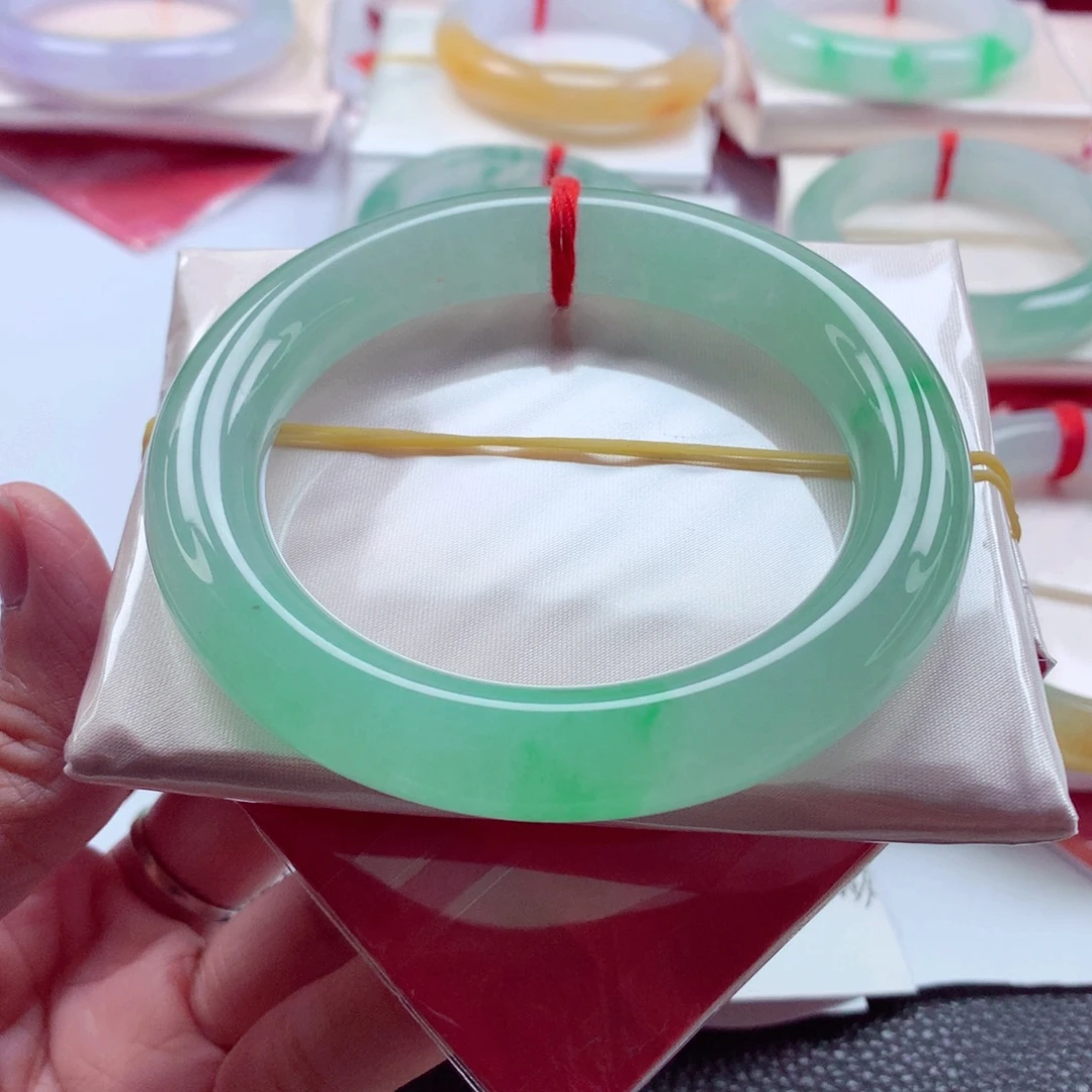 翡翠未镶嵌手镯（圆镯）58.5新货冰胶甜阳绿完美毕业种色兼备A