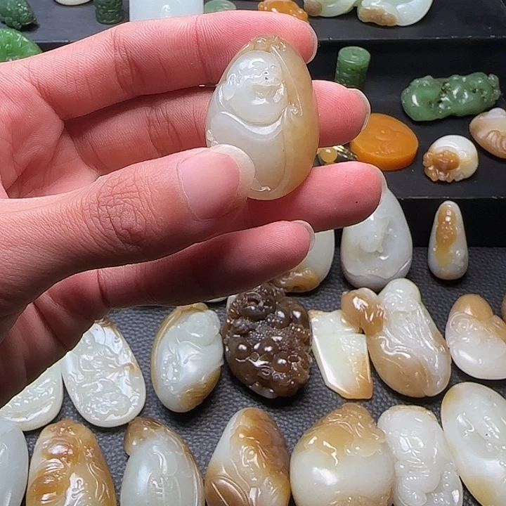 和田玉未镶嵌颈饰