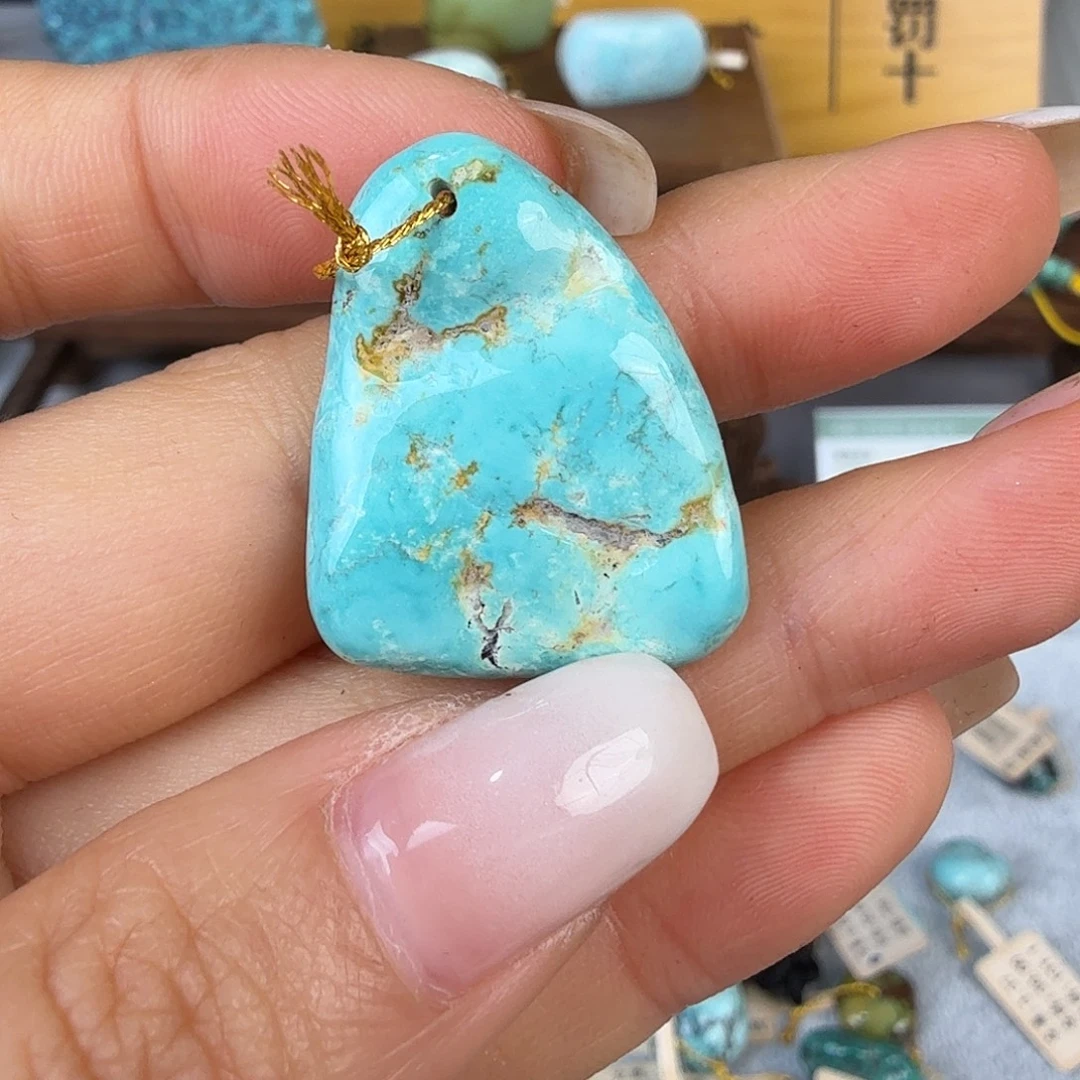 绿松石未镶嵌珠宝奇石