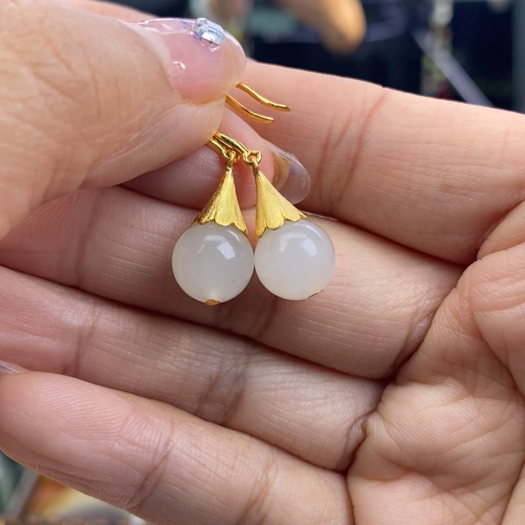 和田玉未镶嵌耳饰