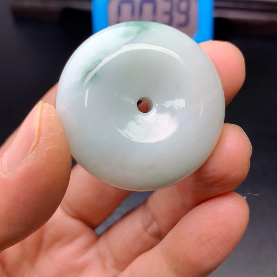 翡翠未镶嵌颈饰翡翠首饰和翡翠珠宝