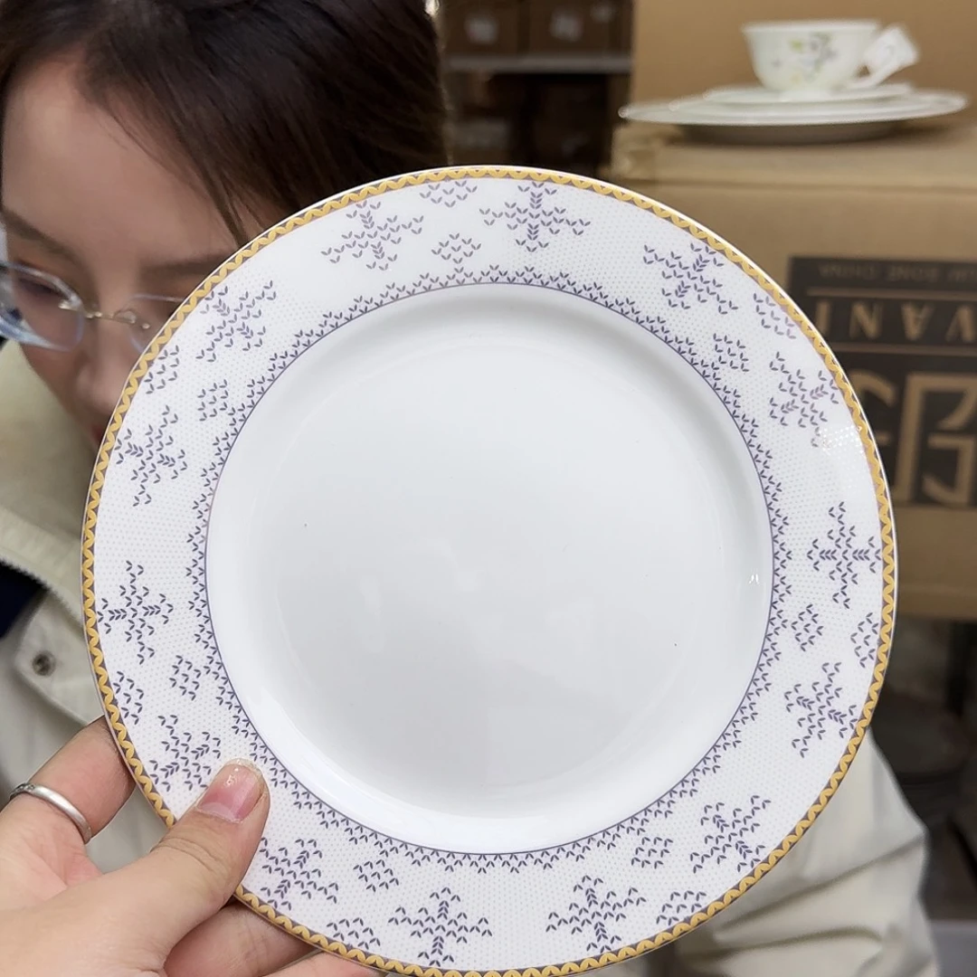 骨瓷19cm一个平盘瑕疵品不忒不还(39米包邮)