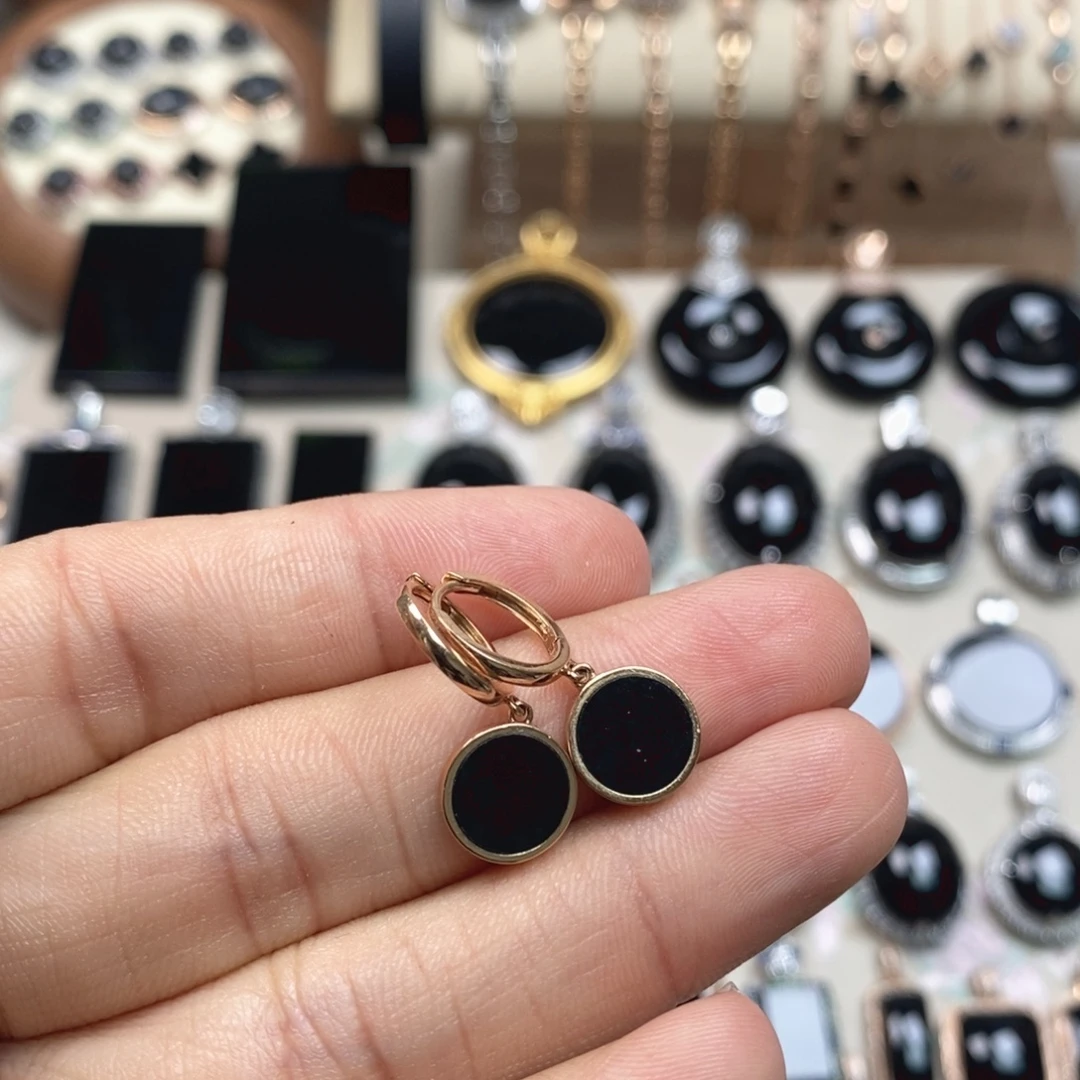 翡翠18K金镶嵌耳饰