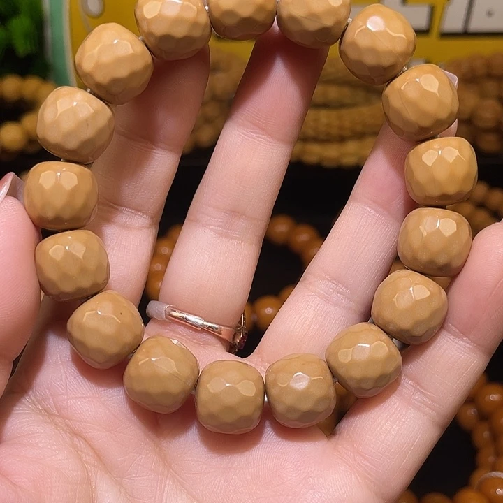 手串猴头核桃猴头