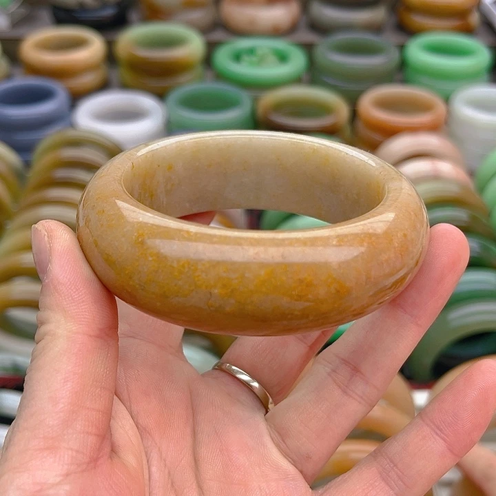 未镶嵌手镯（圆镯）石英质玉