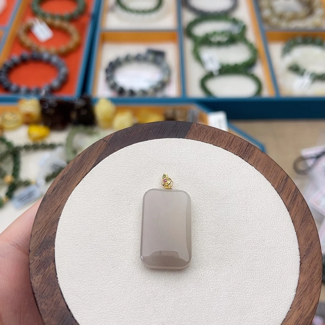 和田玉18K金镶嵌吊坠(不含链)A56