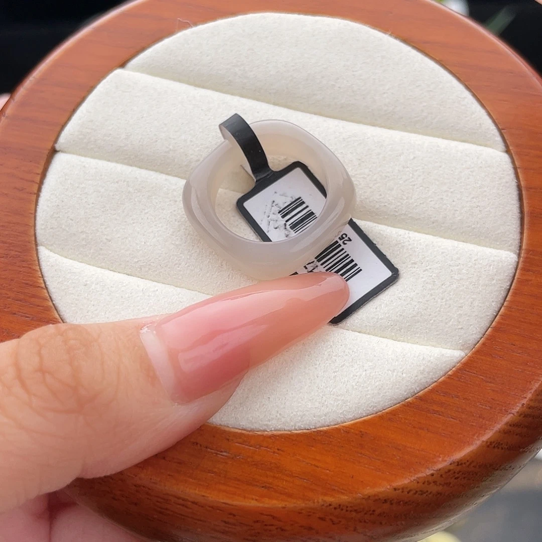 和田玉未镶嵌戒指l97。藕粉方圆。17.2。不退换