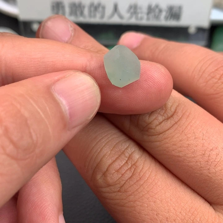 定制翡翠未镶嵌材料定制