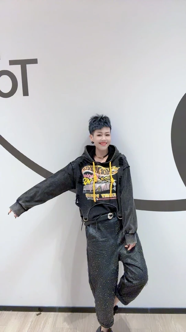 YY欧货潮牌时尚气质款卫衣P2737