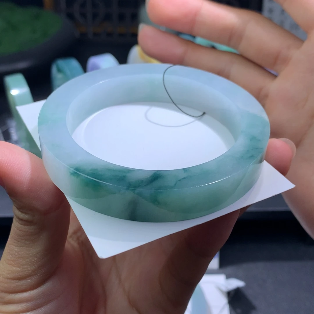 未镶嵌翡翠手镯定制翡翠